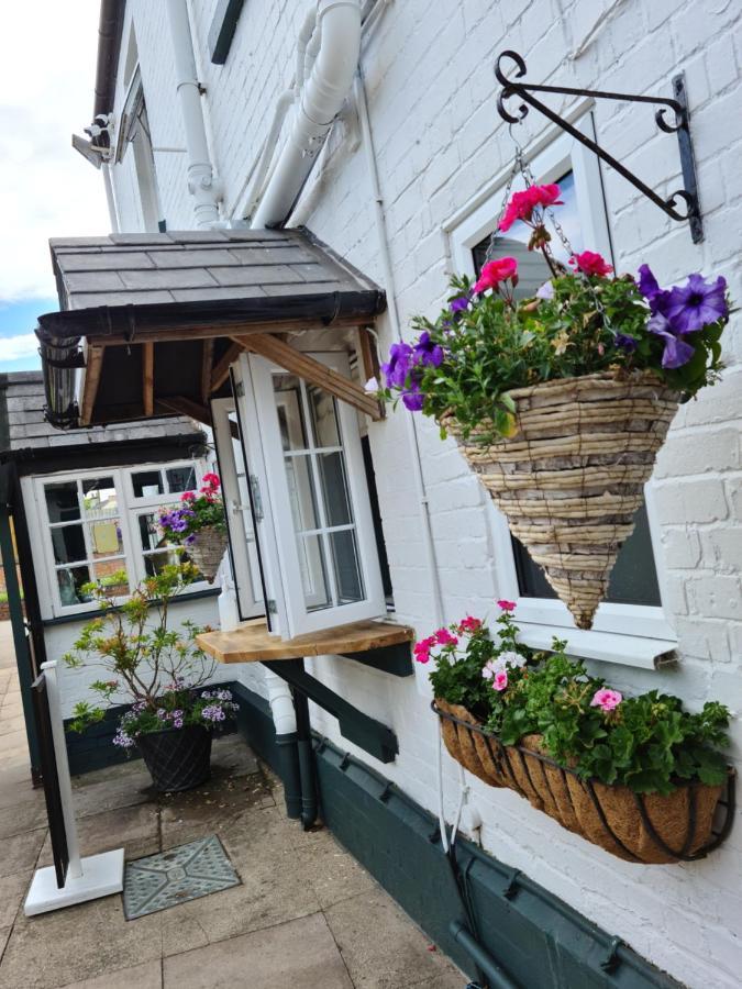 The Red Lion Hotel Kilsby Exterior photo